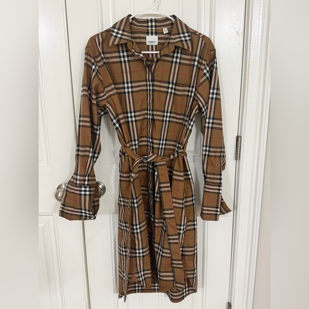 Burberry Belted Dress – US Size 4 (Runs Large) – Like New